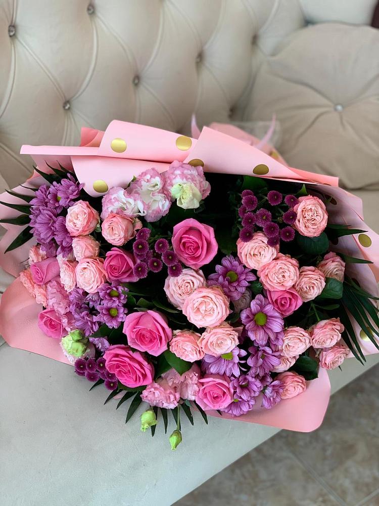 Букет цветов из: Хризантемы, Розы и Лизиантусы в Волченки