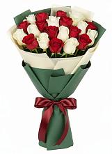Букет Микс из красных и белых роз в Волченки