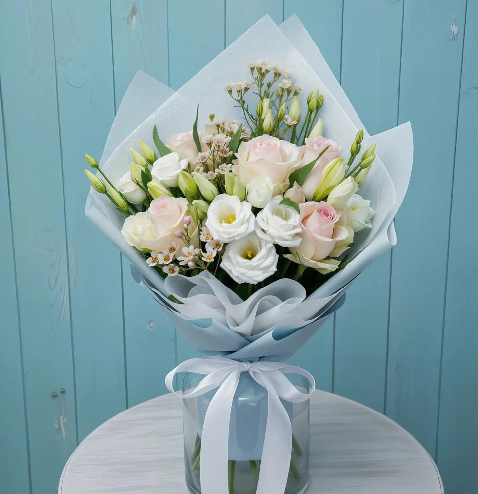 Букет цветов из: Розы и Лизиантусы в Волченки