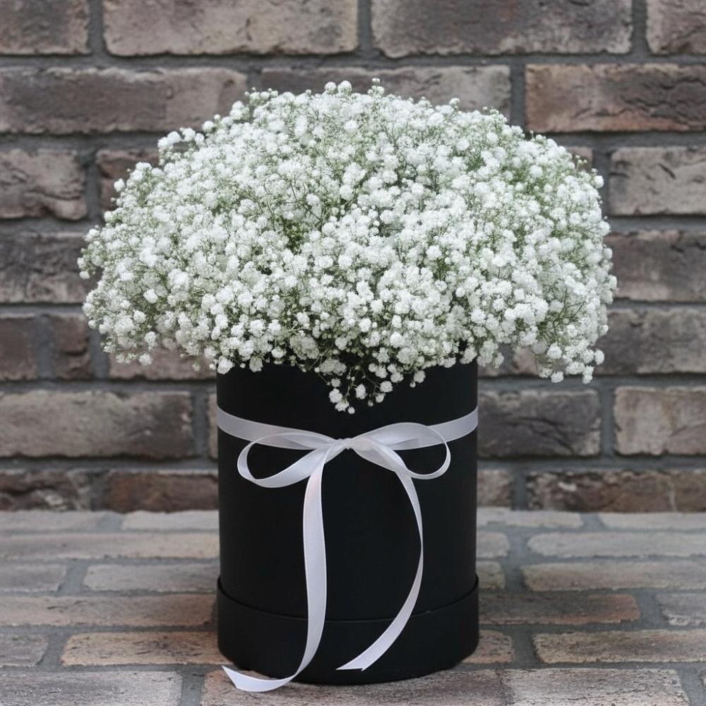 Цветочная композиция из Гипсофила в шляпной коробке в Волченки