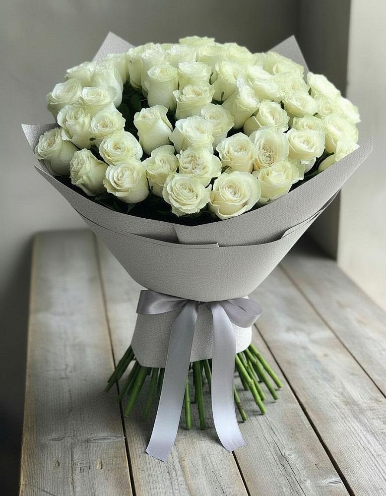 Букет 35 Белых роз в Волченки