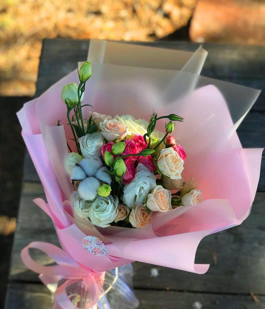 Букет цветов из: Розы и Лизиантусы в Волченки