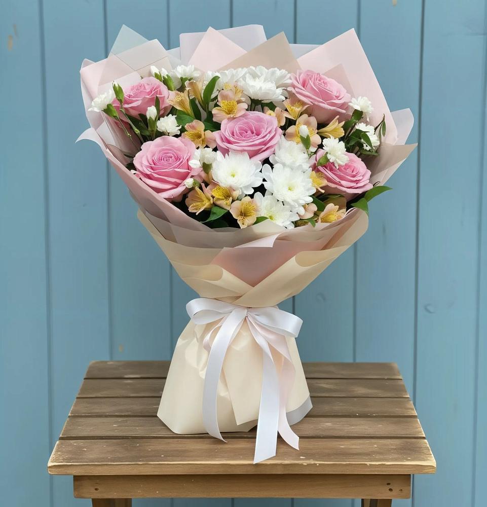 Букет цветов из: Гвоздики, Орхидеи и Розы в Волченки