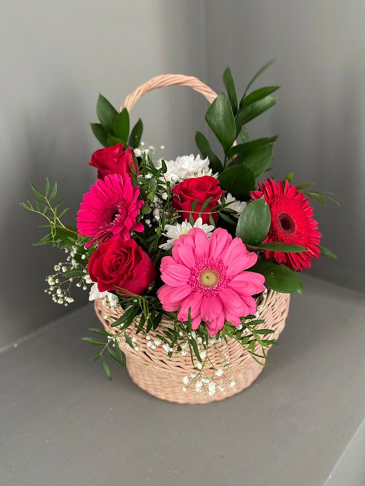 Цветочная композиция из Розы, Хризантемы и Герберы в корзине в Волченки