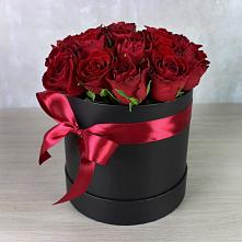 Цветочная композиция из Розы в шляпной коробке в Волченки